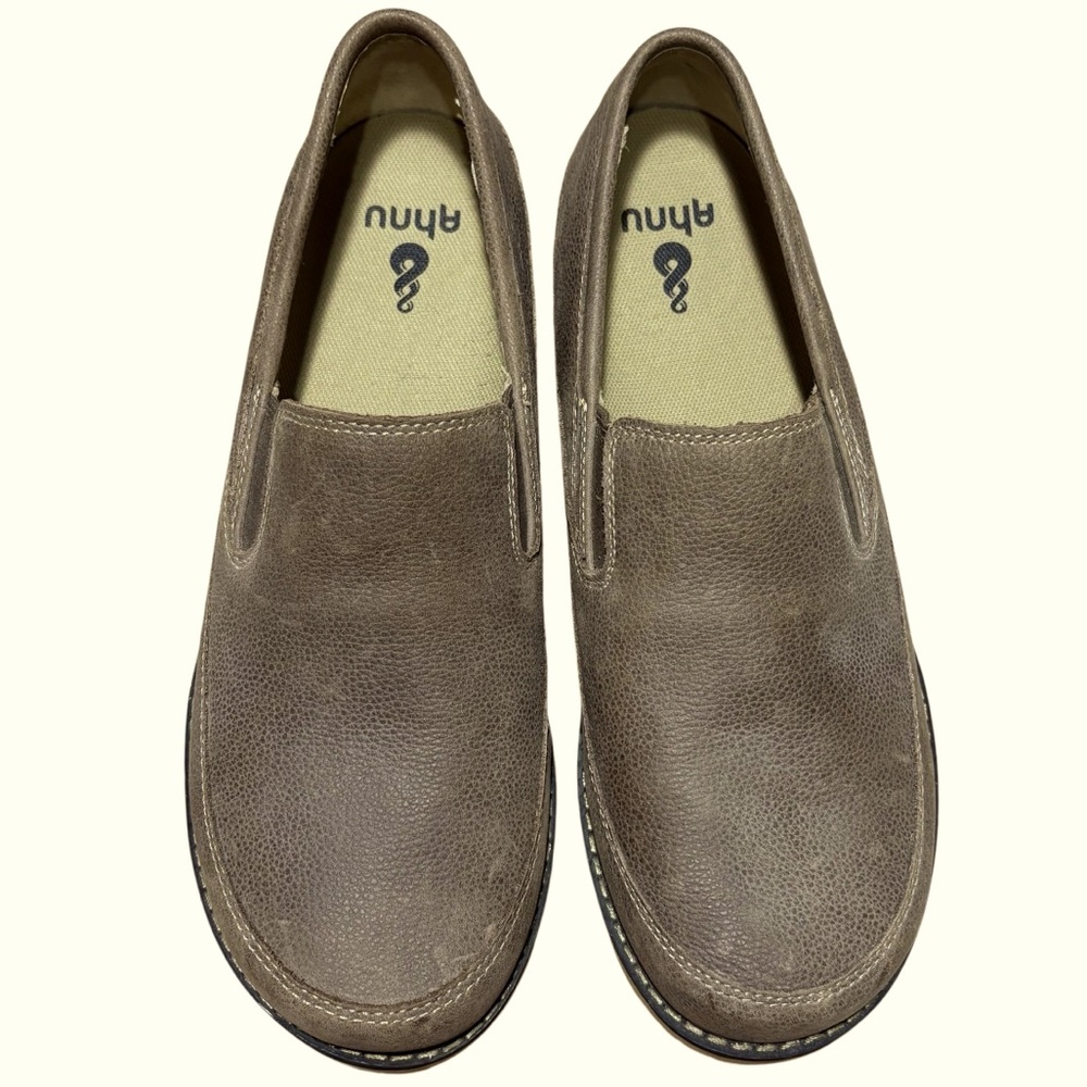 AHNU | Brown Leather Slip On Vibram Evaflex Loafers size 11 Contrast Stitch NEW - Picture 3 of 13